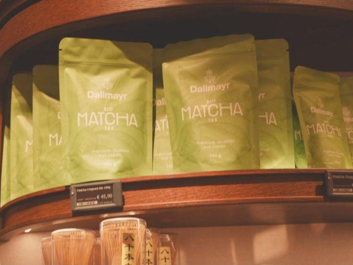 Dallmayr organic matcha doypacks on the shelf